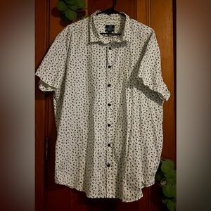 Tiny floral details on men’s button up